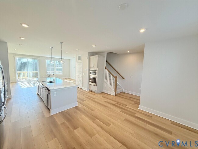 Foto del edificio - 4005 Munson Wds Pl