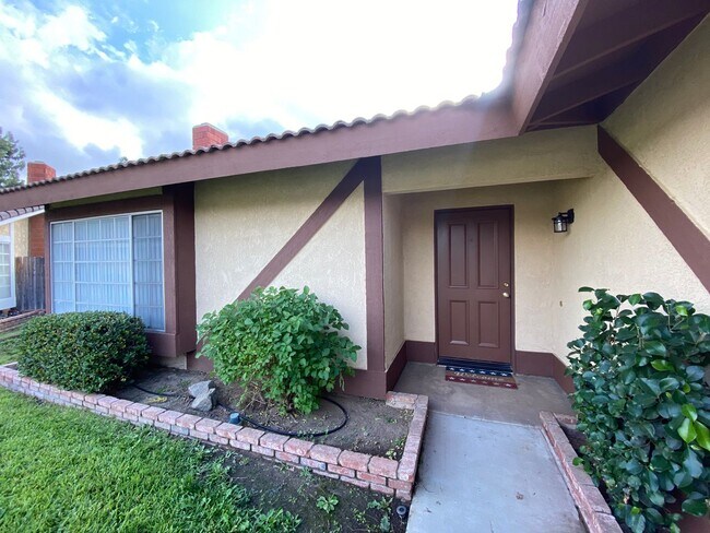 Foto del edificio - Freshly Renovated 3 Bedroom Home