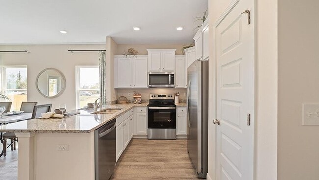 Building Photo - Modern 3BR/2.5BA Home with Open Floor Plan, Granite Counters & 1-Car Garage – Valdosta, GA