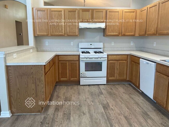 Building Photo - 4202 Roberta Dr