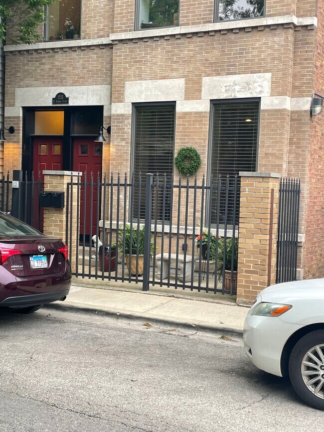 Foto del edificio - 1255 N Honore St