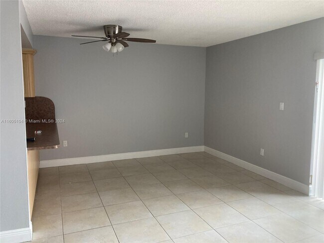 Foto del edificio - 5701 W 25th Ct