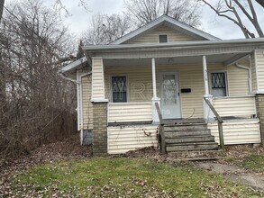 Building Photo - 516 Wildwood Ave