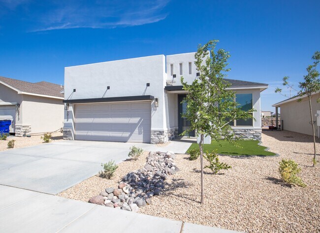 Building Photo - 3019 San Jenaro Dr