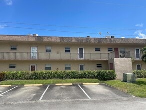 Building Photo - 770 Lori Dr