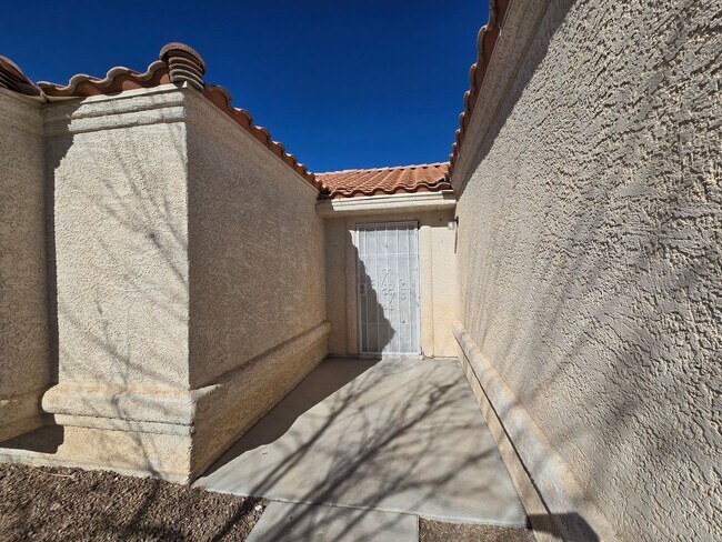 Foto del edificio - **Gorgeous 4-Bedroom Home in North Las Vegas!**