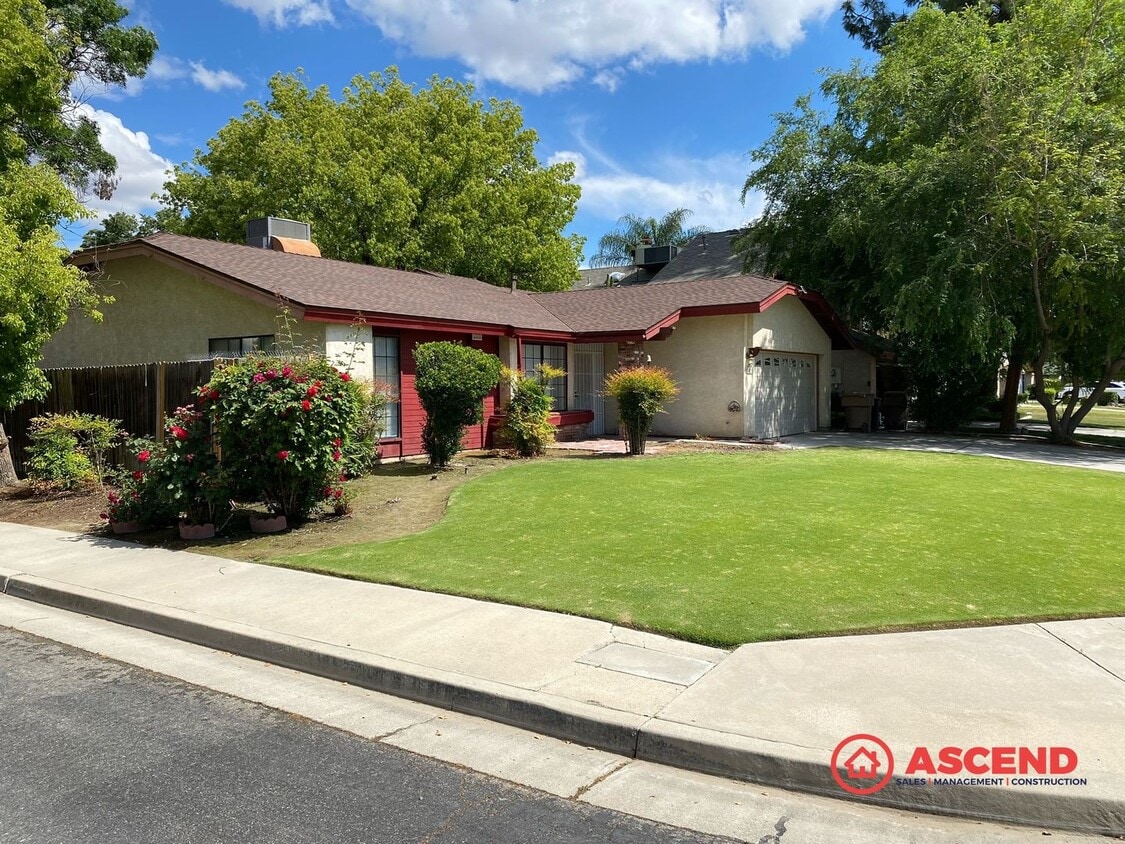 Foto principal - Beautiful 3 Bedroom Home Located in the So...