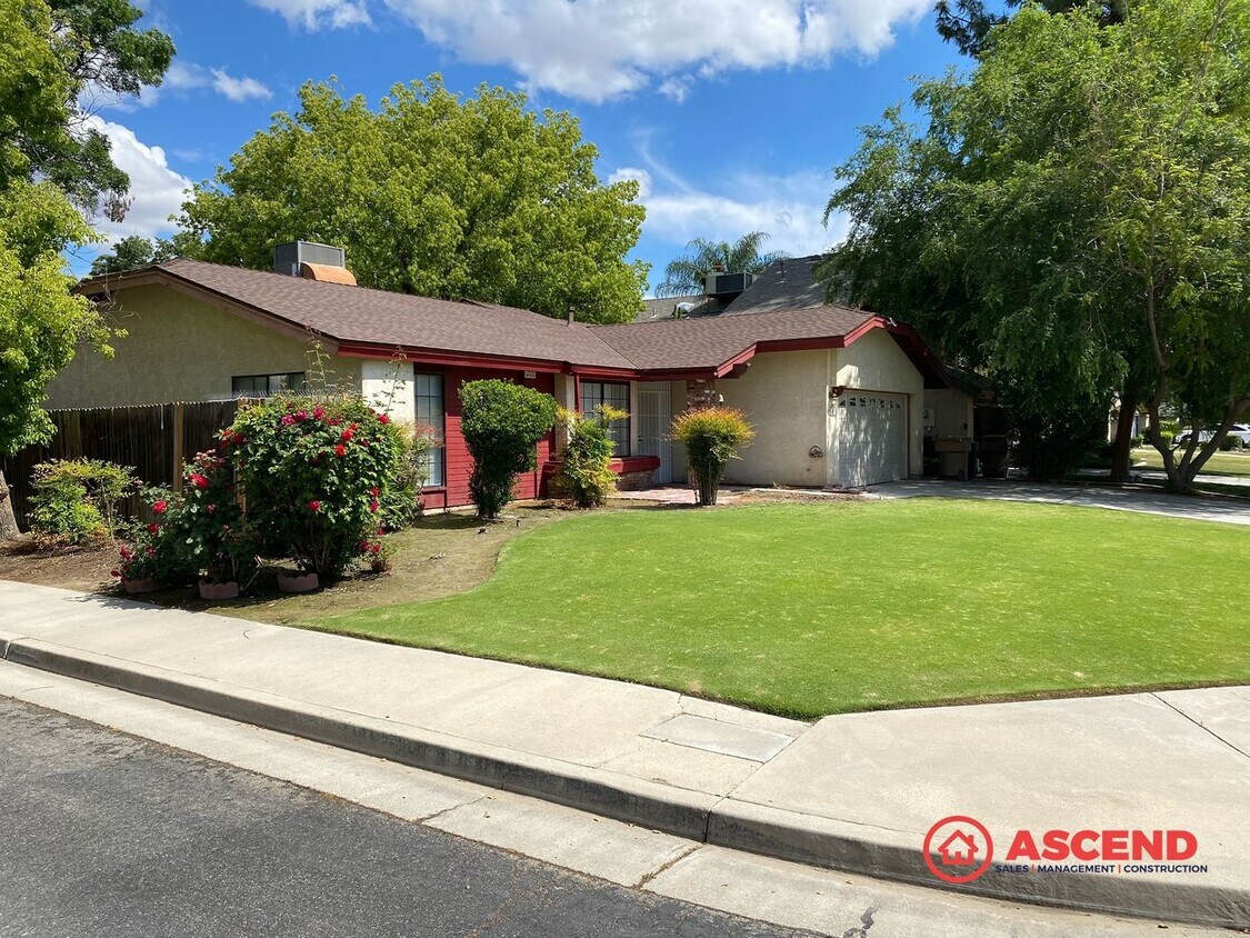 Primary Photo - Beautiful 3 Bedroom Home Located in the Southwest!