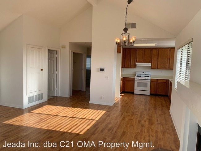 Building Photo - 157 Avenida Miramar
