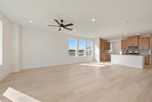 Foto del edificio - 9601 Dahlia Blvd