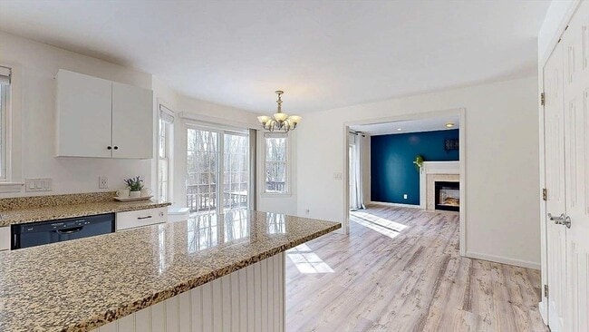 Foto del edificio - 12 Coldbrook Rd