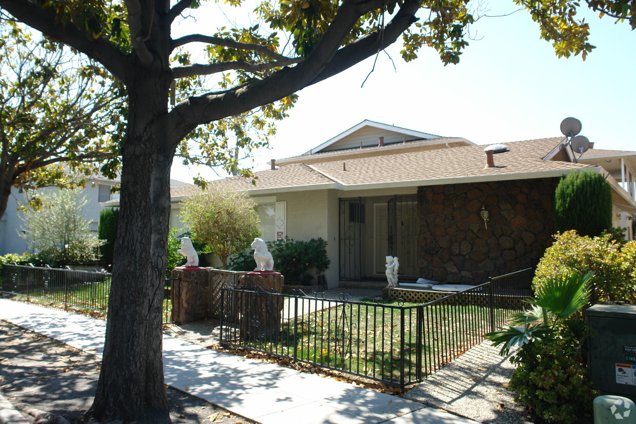 Building Photo - 583 Kiely Blvd