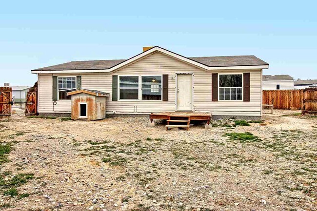Building Photo - 2817 N Niagara Cir