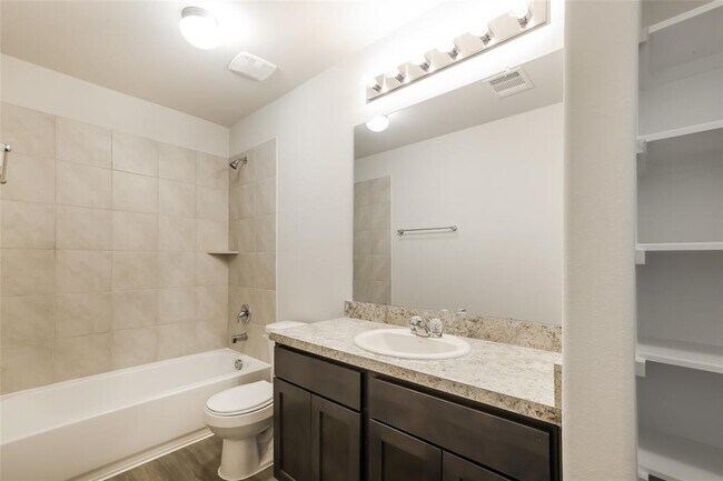 Foto del edificio - 21411 Illae Wy