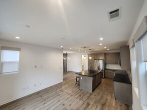 Building Photo - 1813 San Luis Rnch Rd