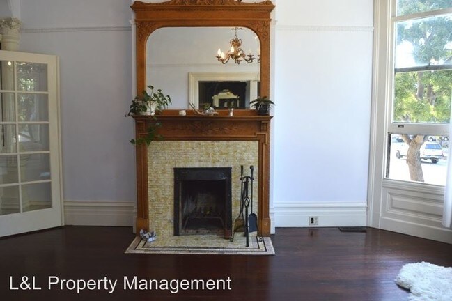 Building Photo - 330 Scott St