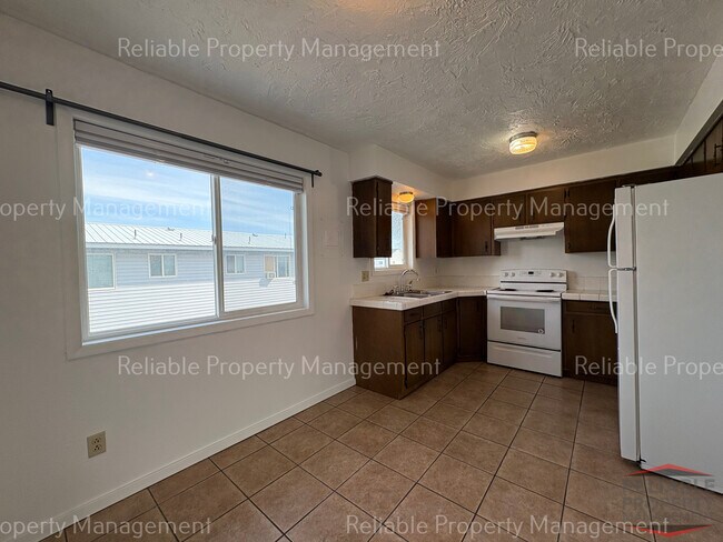 Foto del edificio - 1296 Blaine Ave