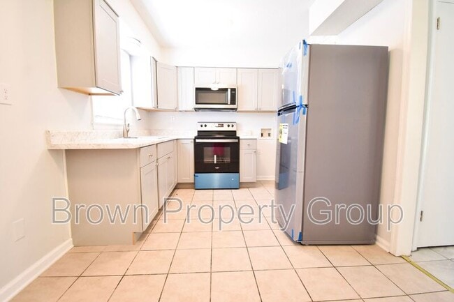 Building Photo - 2127 Grand Prix Dr