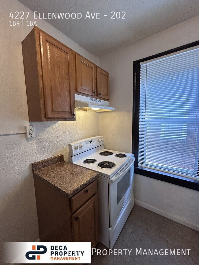 Building Photo - 4227 Ellenwood Ave