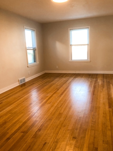 Living room - 6711 W Fairview Ave