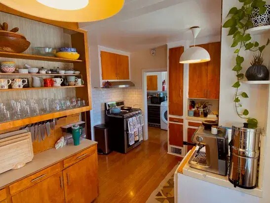 Foto del edificio - 4021 Holly Knoll Dr