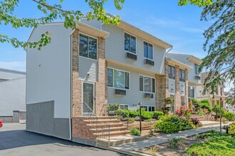 Building Photo - 228 Johnson