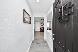 Building Photo - 834 Ellington St