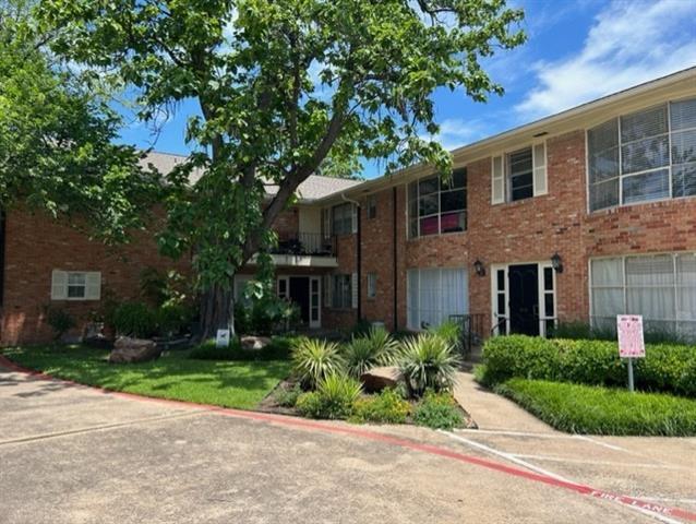 Foto principal - 5027 Cedar Springs Rd