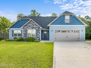 Building Photo - 403 Breeze Way Ct
