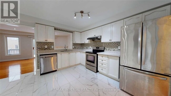 Building Photo - 55 Sassafras Cir