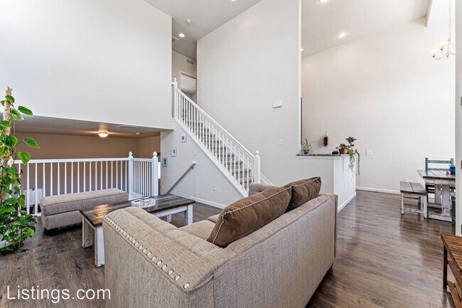 Building Photo - 2 br, 2 bath House - 1335 S Chambers Rd #101