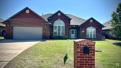 Building Photo - 601 Bear Run
