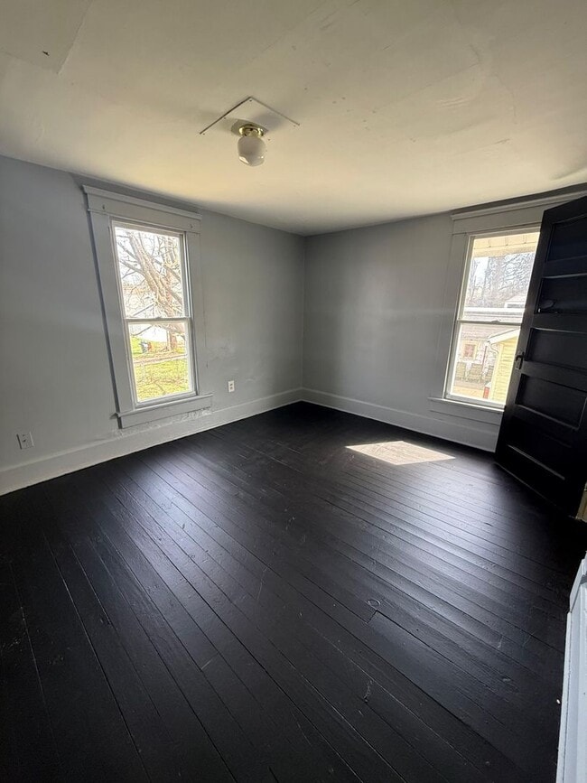 Building Photo - 334 Woods Ave