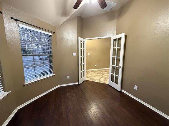 Foto del edificio - 816 Lake Grove Dr