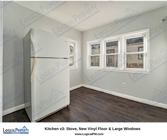 Foto del edificio - REMODELED 2/1 Rnch-New Floors,Frig,Cvrd Pr...