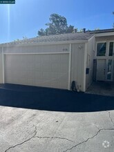 Building Photo - 438 Ridgeview Dr