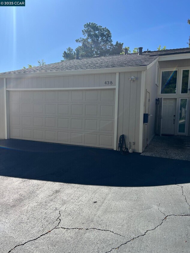 Foto principal - 438 Ridgeview Dr