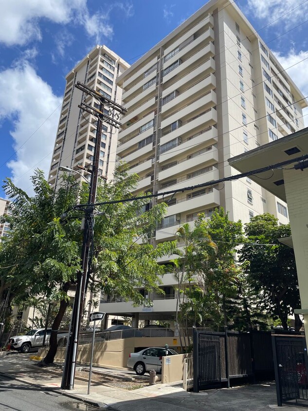 Primary Photo - Governor Cleghorn - Waikiki - 2/1/1 - $2,900