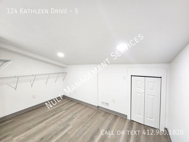 Building Photo - 124 Kathleen Dr