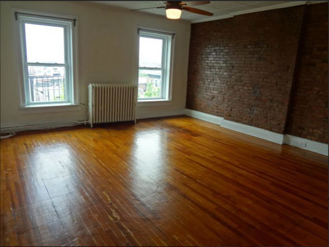 Primary Photo - 392 Clinton Street