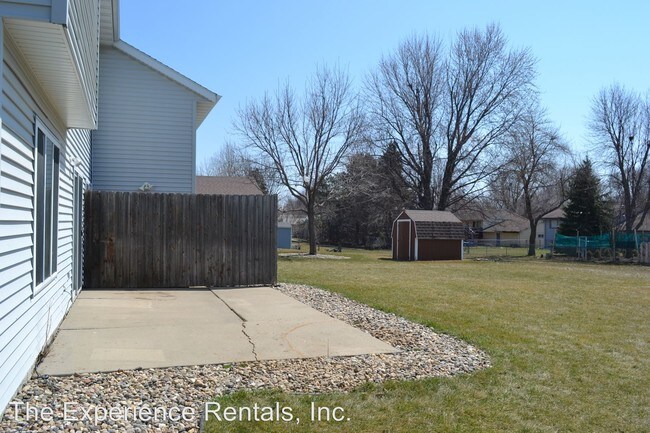 Building Photo - 3 br, 1.5 bath Apartment - 6603 W. 43rd St.