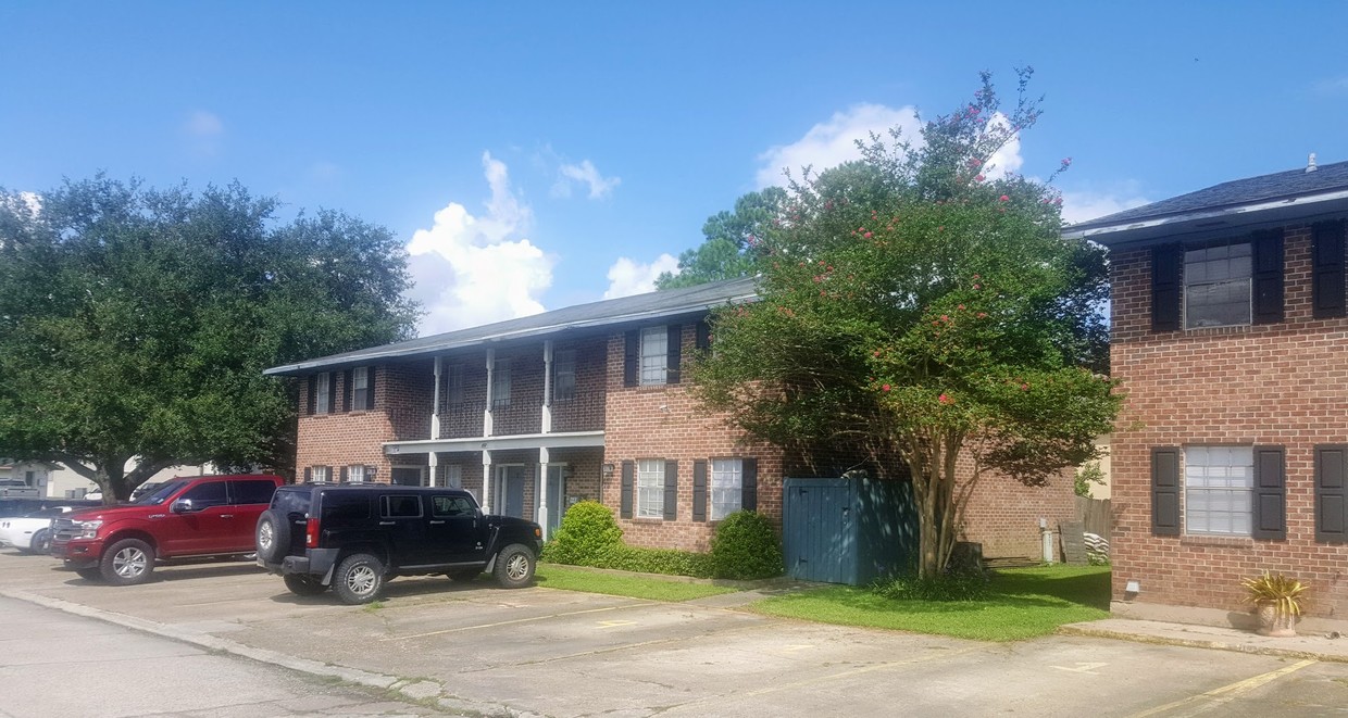 Building Photo - Audubon Point Townhouse Apartments