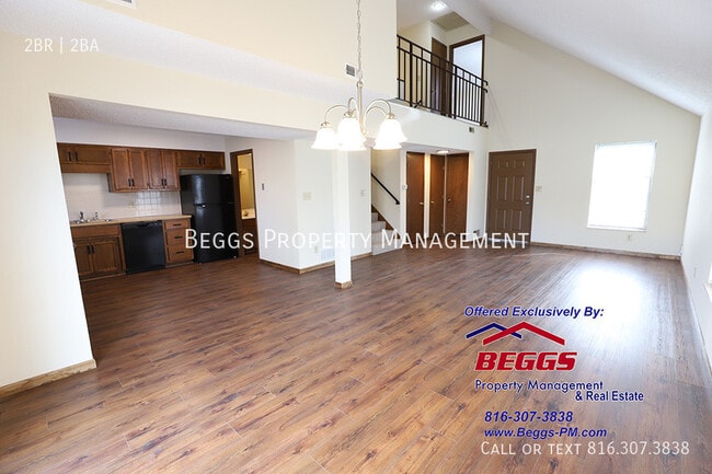 Building Photo - 320 Dains St