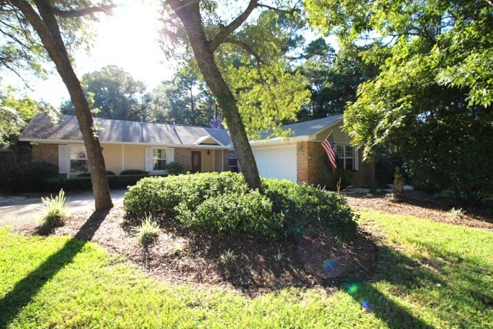 Primary Photo - Beautiful 3 Bedroom Home In Bluewater Bay!