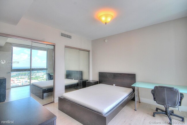 Foto del edificio - 2 br, 2 bath  - Mint Condominium