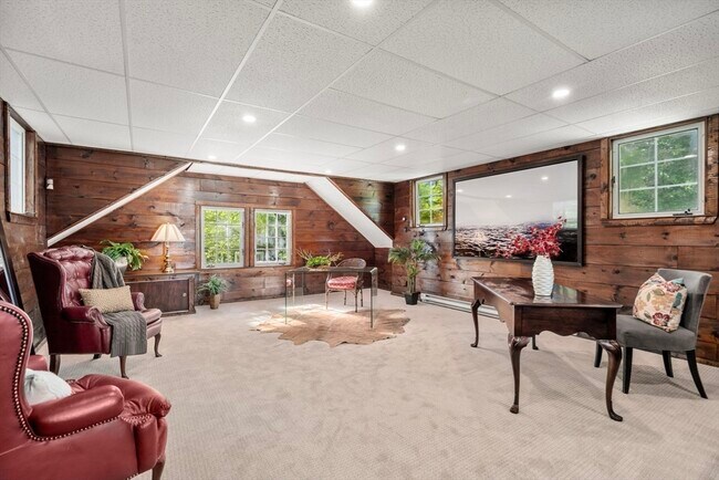 Foto del edificio - 58 Country Club Rd