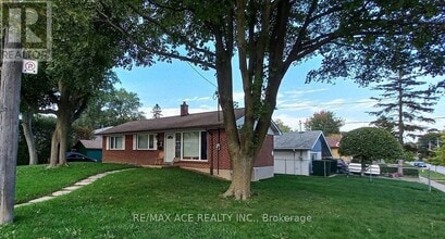 Building Photo - 2 Botany Hill Rd