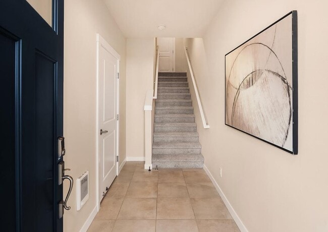 Building Photo - Viewpoint Townhomes - 3 bedrooms