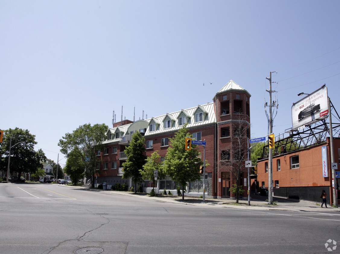 Building Photo - 704 Mortimer Ave