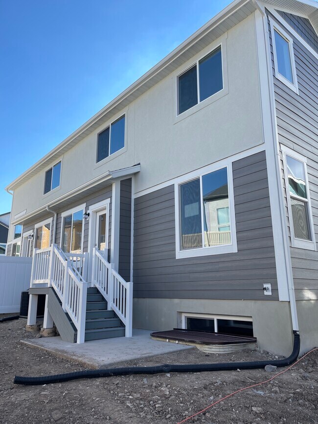 Foto del edificio - 1092 N Freeman Dr